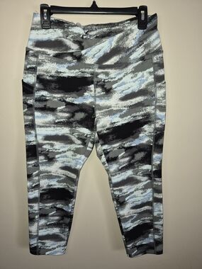 CALIA by Carrie Underwood Blue, Gray & Black Patterned Capri Leggings